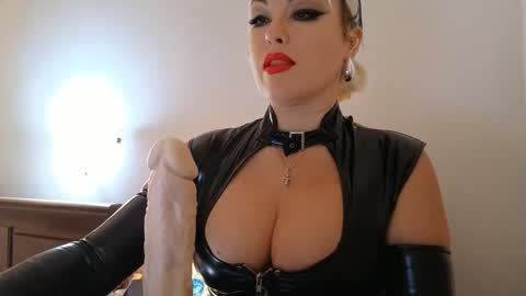 Snapshot of katushax chatting on October 4, 2025, 10:52 pm KatuhaX online show from October 4, 2025, 10:52 pm