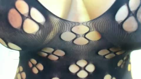 katy blonde girl and paola big boobs online show from June 16, 2026, 7:49 pm