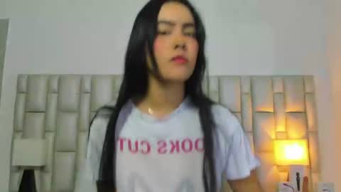 katy blonde girl and paola big boobs online show from June 18, 2026, 7:51 pm