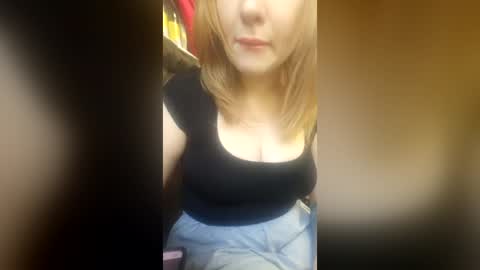 Snapshot of katy_brie chatting on July 17, 2026, 4:34 pm Katy Brie online show from July 17, 2026, 4:34 pm