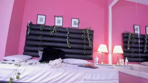 katy_contreras online show from January 4, 2025, 2:35 pm