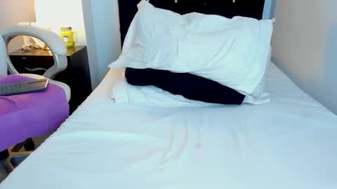 KATYAJHONSS online show from March 24, 2026, 10:37 pm