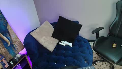 katyamonroe_ online show from December 23, 2025, 2:42 am