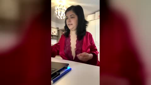 Snapshot of katyasensual95 chatting on April 3, 2026, 5:49 am katyasensual95 online show from April 3, 2026, 5:49 am