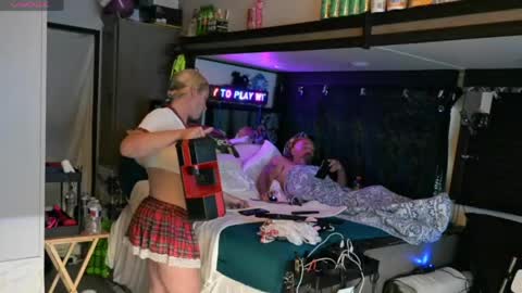 katycouple69 online show from April 11, 2026, 9:19 pm