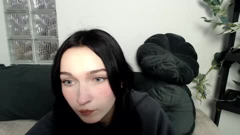 katyeravee online show from February 10, 2025, 4:47 pm