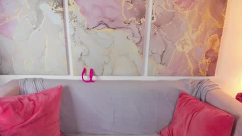 katymeaw online show from July 28, 2026, 11:17 am