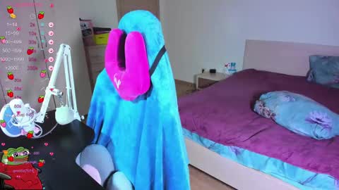 Snapshot of kawaii_power_uwu chatting on January 19, 2025, 2:17 pm Kira-chan online show from January 19, 2025, 2:17 pm