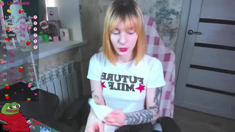 Snapshot of kawaii_power_uwu chatting on February 19, 2025, 10:34 am Kira-chan online show from February 19, 2025, 10:34 am