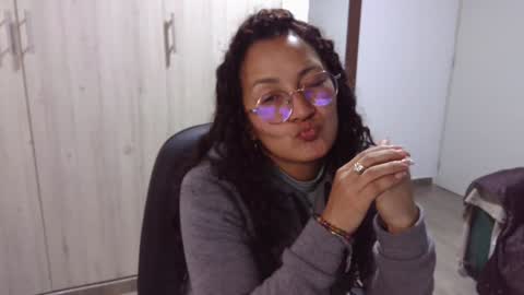  Khawit  online show from January 4, 2025, 4:44 am