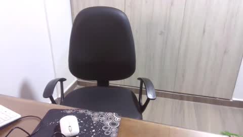  Khawit  online show from February 11, 2025, 8:05 am