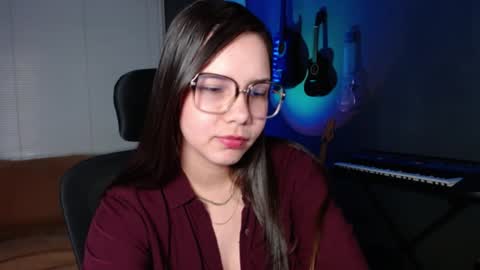 Snapshot of kay_avrill chatting on January 25, 2025, 4:34 am Kay online show from January 25, 2025, 4:34 am