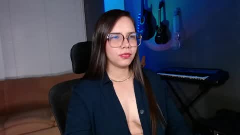 Snapshot of kay_avrill chatting on April 25, 2026, 4:15 am Kay online show from April 25, 2026, 4:15 am