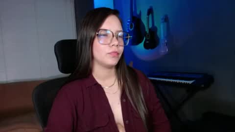 Snapshot of kay_avrill chatting on May 8, 2026, 4:29 am Kay online show from May 8, 2026, 4:29 am