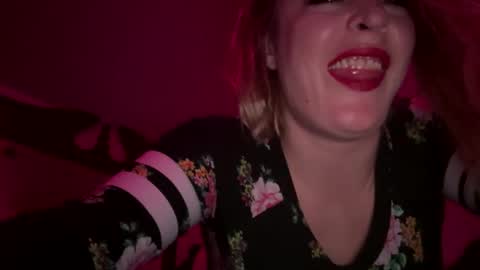 kay_la online show from November 2, 2025, 8:39 am