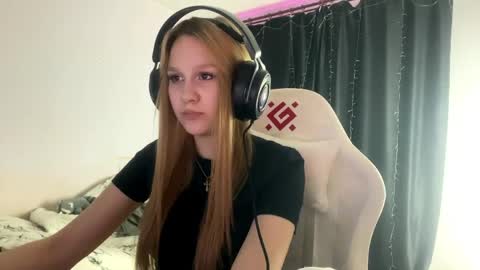 Snapshot of kayceefroehner chatting on April 24, 2026, 5:48 pm Amia online show from April 24, 2026, 5:48 pm
