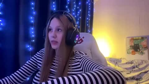Snapshot of kayceefroehner chatting on May 8, 2026, 6:13 pm Amia online show from May 8, 2026, 6:13 pm