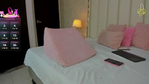 kayladavies_ online show from June 24, 2026, 8:08 pm