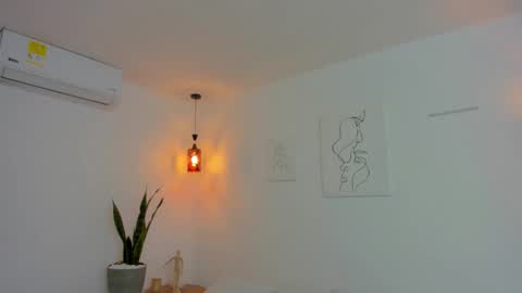      K A Y L A      online show from October 12, 2025, 12:48 pm