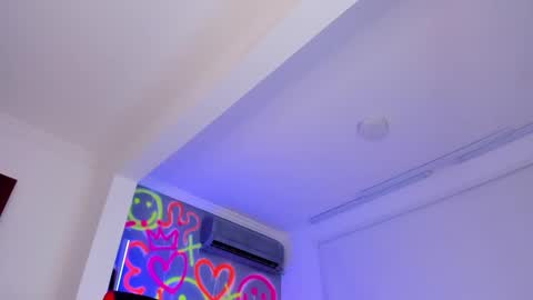 Snapshot of kayle______ chatting on December 3, 2024, 11:13 pm INSTAjohedija online show from December 3, 2024, 11:13 pm