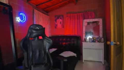 Snapshot of kayle______ chatting on September 23, 2025, 10:46 pm INSTAjohedija online show from September 23, 2025, 10:46 pm