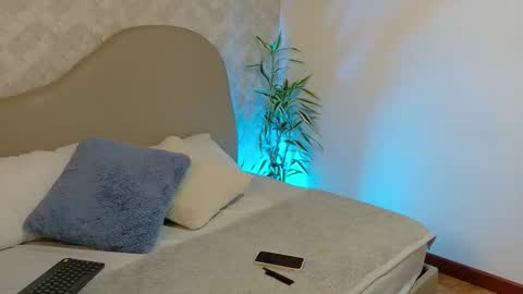 Snapshot of kaylee_jones chatting on December 2, 2025, 12:32 pm kaylee_jones online show from December 2, 2025, 12:32 pm