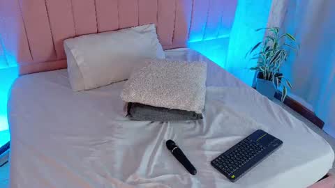 Snapshot of kayleejones7 chatting on July 10, 2026, 8:22 pm Kaylee Jones online show from July 10, 2026, 8:22 pm