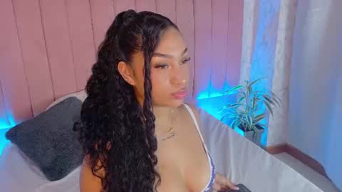 Snapshot of kayleejones7 chatting on July 17, 2026, 7:19 pm Kaylee Jones online show from July 17, 2026, 7:19 pm