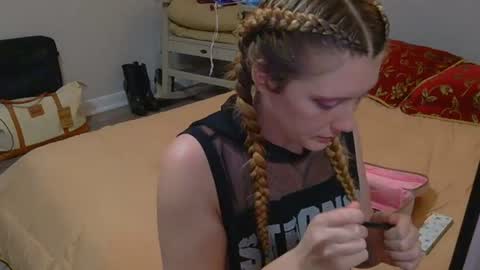 kaylee kakes online show from June 20, 2026, 8:33 pm