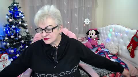 kaylesmoll online show from December 26, 2024, 5:47 am