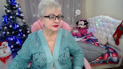 kaylesmoll online show from December 27, 2024, 10:26 pm