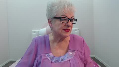 kaylesmoll online show from July 18, 2026, 6:56 pm