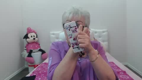 kaylesmoll online show from July 28, 2026, 9:47 pm