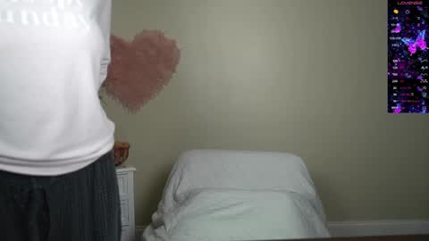 EliandKylie online show from February 16, 2025, 6:32 am