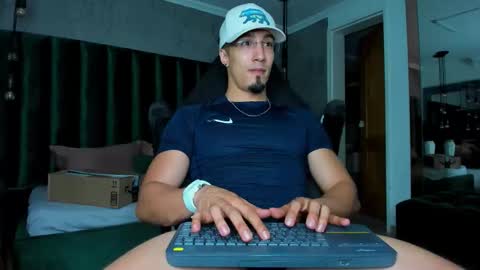 keelanmg online show from December 19, 2025, 2:40 am