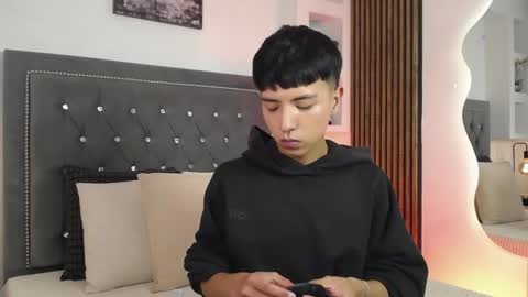 nico online show from April 15, 2026, 12:23 pm