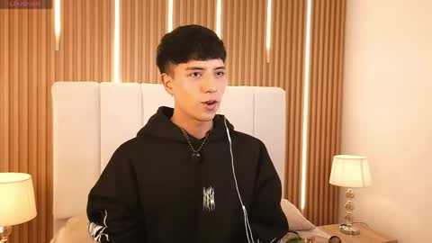 Snapshot of keen_nico chatting on May 23, 2026, 1:04 pm nico online show from May 23, 2026, 1:04 pm