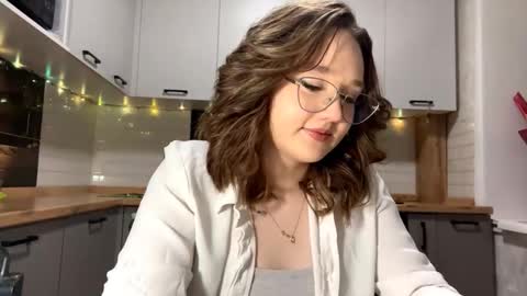 Snapshot of keeshatenn chatting on February 22, 2026, 11:42 am Velma online show from February 22, 2026, 11:42 am