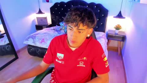 Snapshot of keevin_cross_ chatting on March 8, 2025, 3:56 pm Keevin online show from March 8, 2025, 3:56 pm