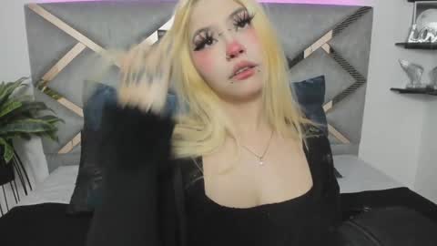 Keidy Monday to Saturday from 200 pm to 810pm  UTC-5 Colombia Time online show from October 4, 2025, 7:01 pm