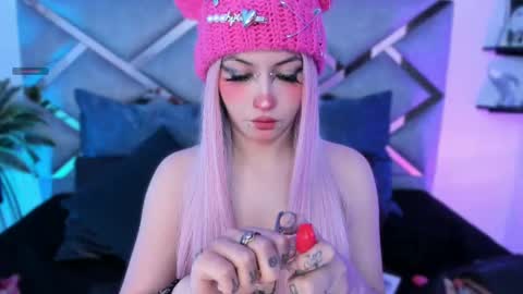 Keidy Monday to Saturday from 200 pm to 810pm  UTC-5 Colombia Time online show from October 25, 2025, 7:08 pm