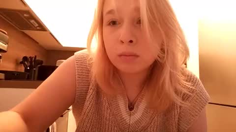 Snapshot of keilarudel chatting on December 18, 2025, 12:33 pm Lisa online show from December 18, 2025, 12:33 pm