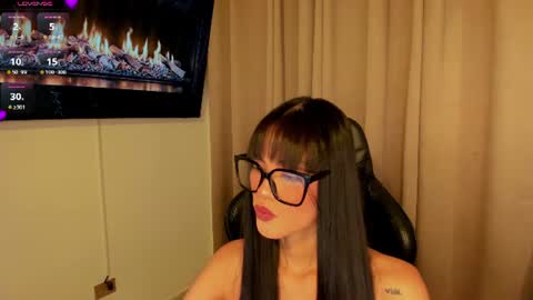Keily brox online show from June 22, 2026, 5:37 am