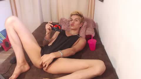 keinmodel online show from July 21, 2026, 3:47 pm