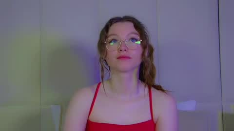 Keira online show from March 8, 2025, 12:20 pm