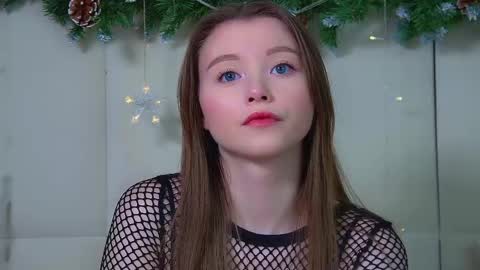 Keira online show from December 21, 2025, 6:20 am