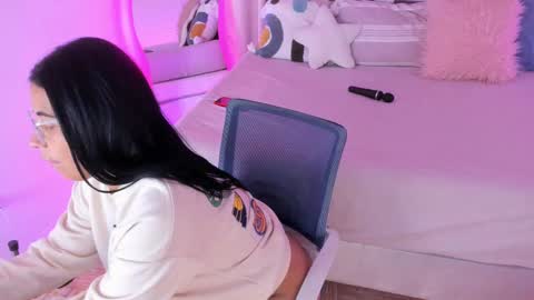 Keisy  online show from November 15, 2025, 3:30 pm