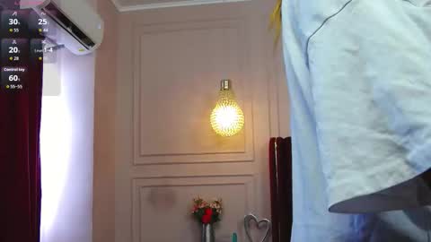 Snapshot of kelly_bliss chatting on October 18, 2025, 9:32 am Kelly online show from October 18, 2025, 9:32 am