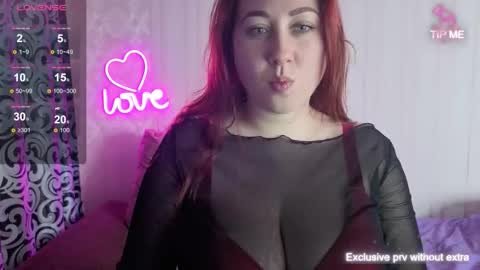 kellycrystall online show from October 8, 2025, 7:50 am