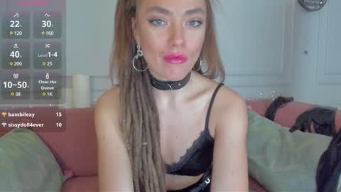 Snapshot of kellyfouler chatting on December 15, 2024, 1:43 pm KellyFouler online show from December 15, 2024, 1:43 pm